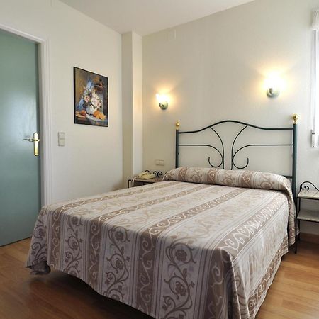 Hotel Apartamentos Aralso Sotillo Ла Ластрия Стая снимка